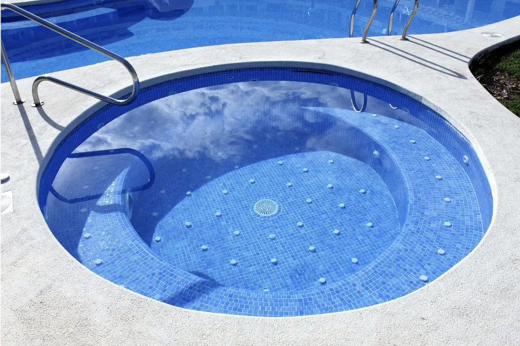 Can You Add a Jacuzzi to an Existing Pool - RMD Pool Service