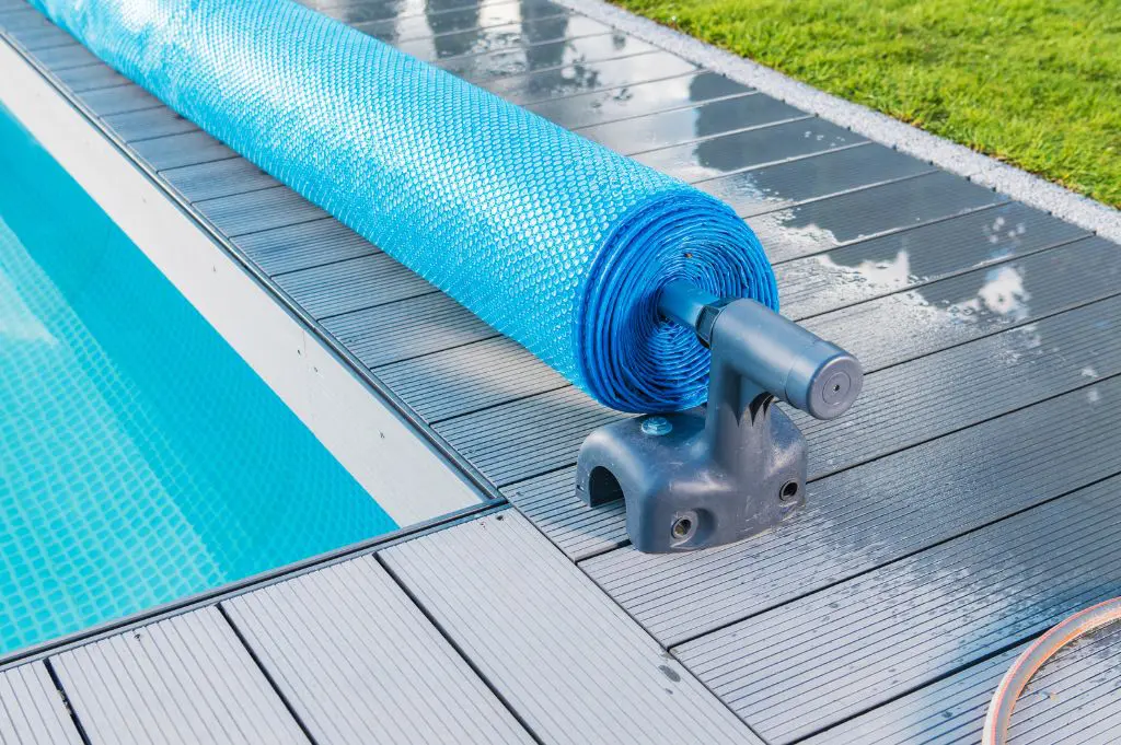 10 Secrets for Safely Removing Pool Cover Alone - RMD