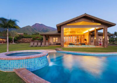 House with A Big Lot Near the Mountains with A Pool